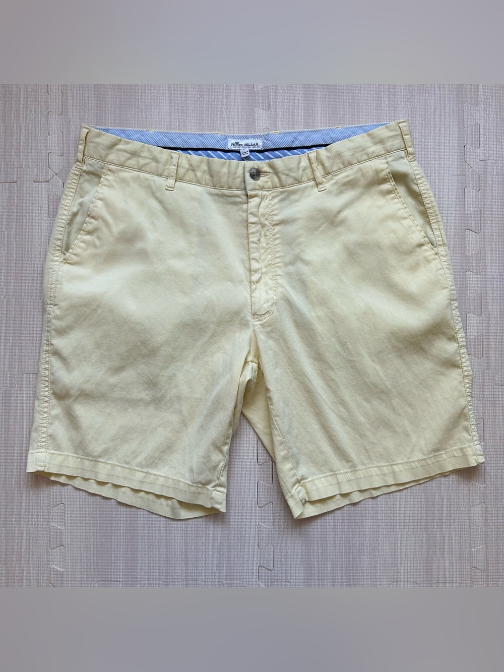 Peter Millar Men's Classic Khaki Flat Front Yellow Chino Shorts. Sz 36
